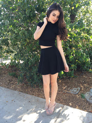 Short-Sleeve Turtleneck Crop Top- Black